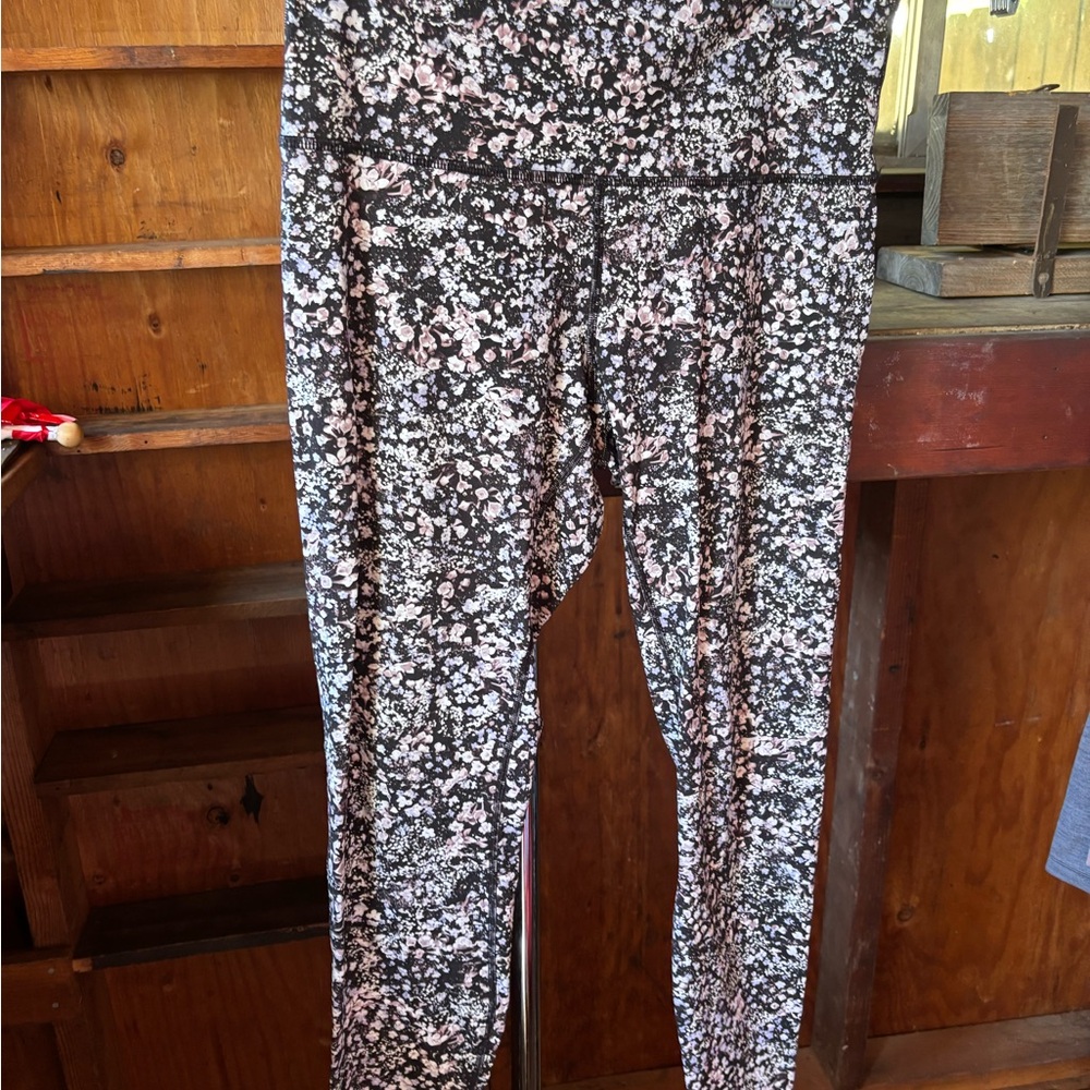 Lululemon Wunder Under HR - 28”